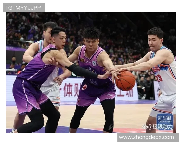 CBA新疆与广东三场激战回顾球队表现与关键时刻分析 CBA新疆与广东三场激战回顾球队表现与关键时刻分析