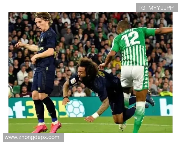 埃瓦尔与韦斯卡激战正酣谁能在这场较量中笑到最后