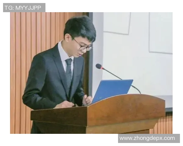 刘铮的成长之路:从青涩少年到职场精英的奋斗故事与人生感悟